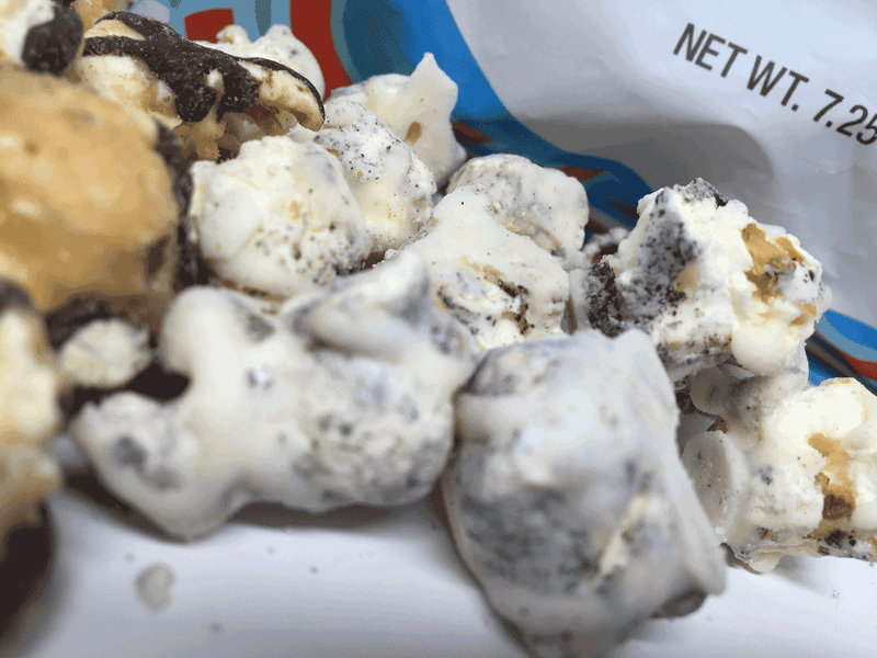 Illustration for article titled Pop Works' Salted Caramel & Fudge And Cookies & Cream Popcorn: The Snacktaku Review